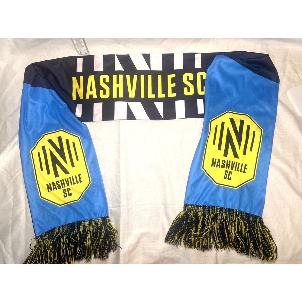 Nashville Soccer club "never give up on you" Scarf
